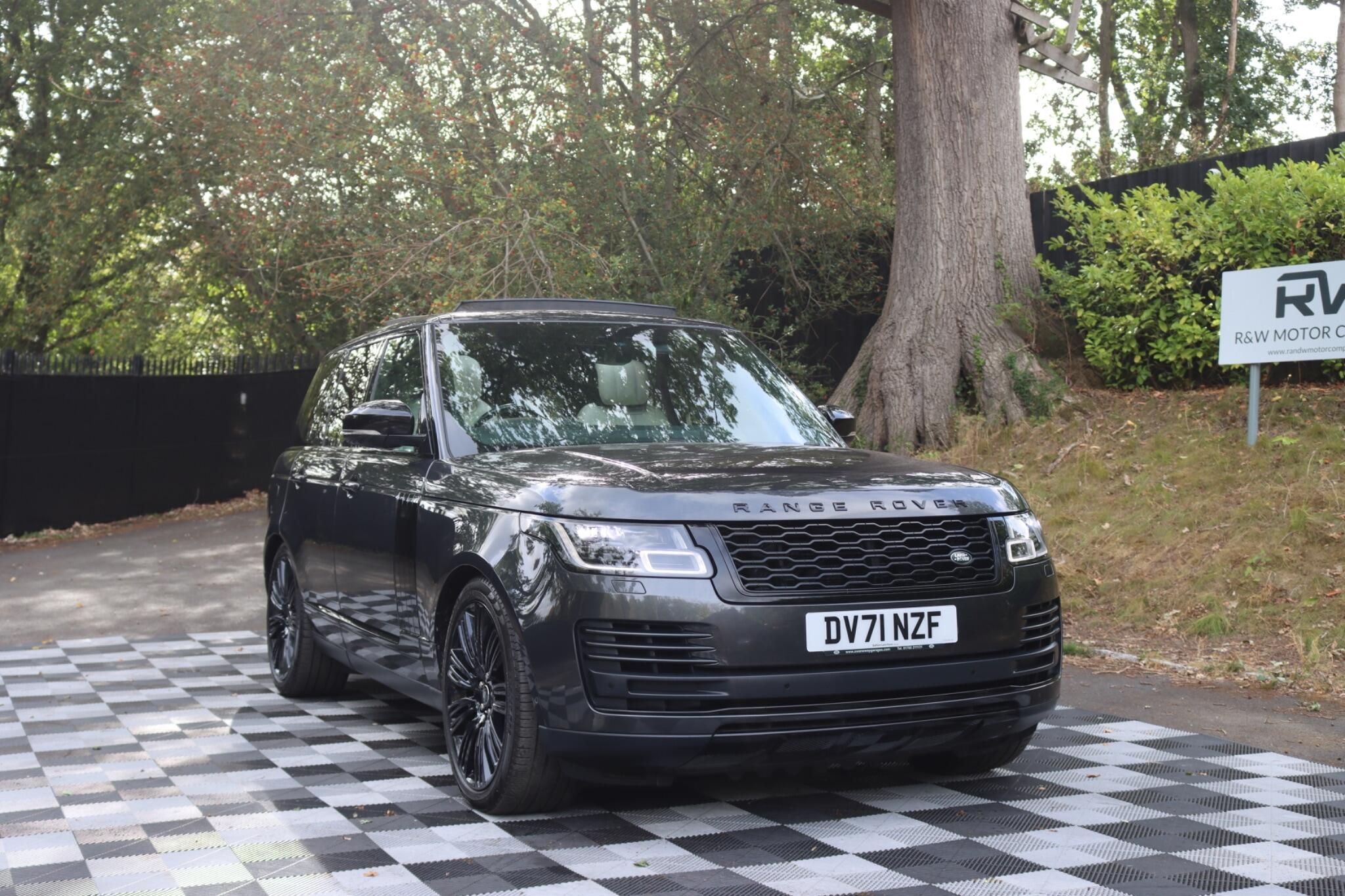 Land Rover Range Rover view 28