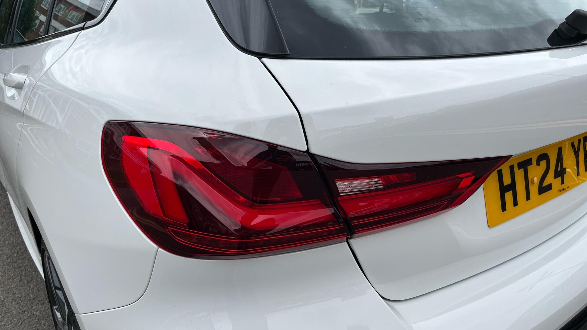 BMW 1 Series view 22