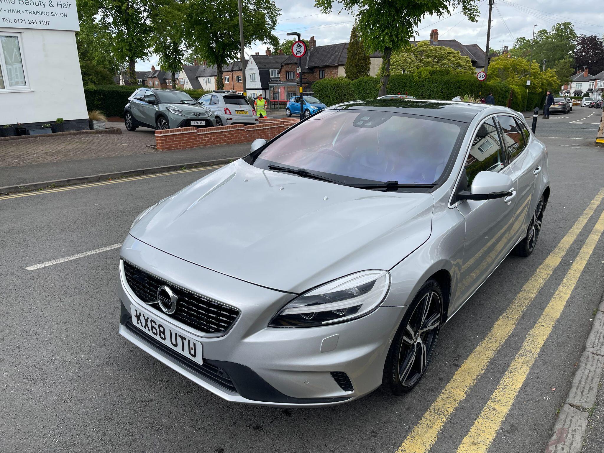 Volvo V40 view 18