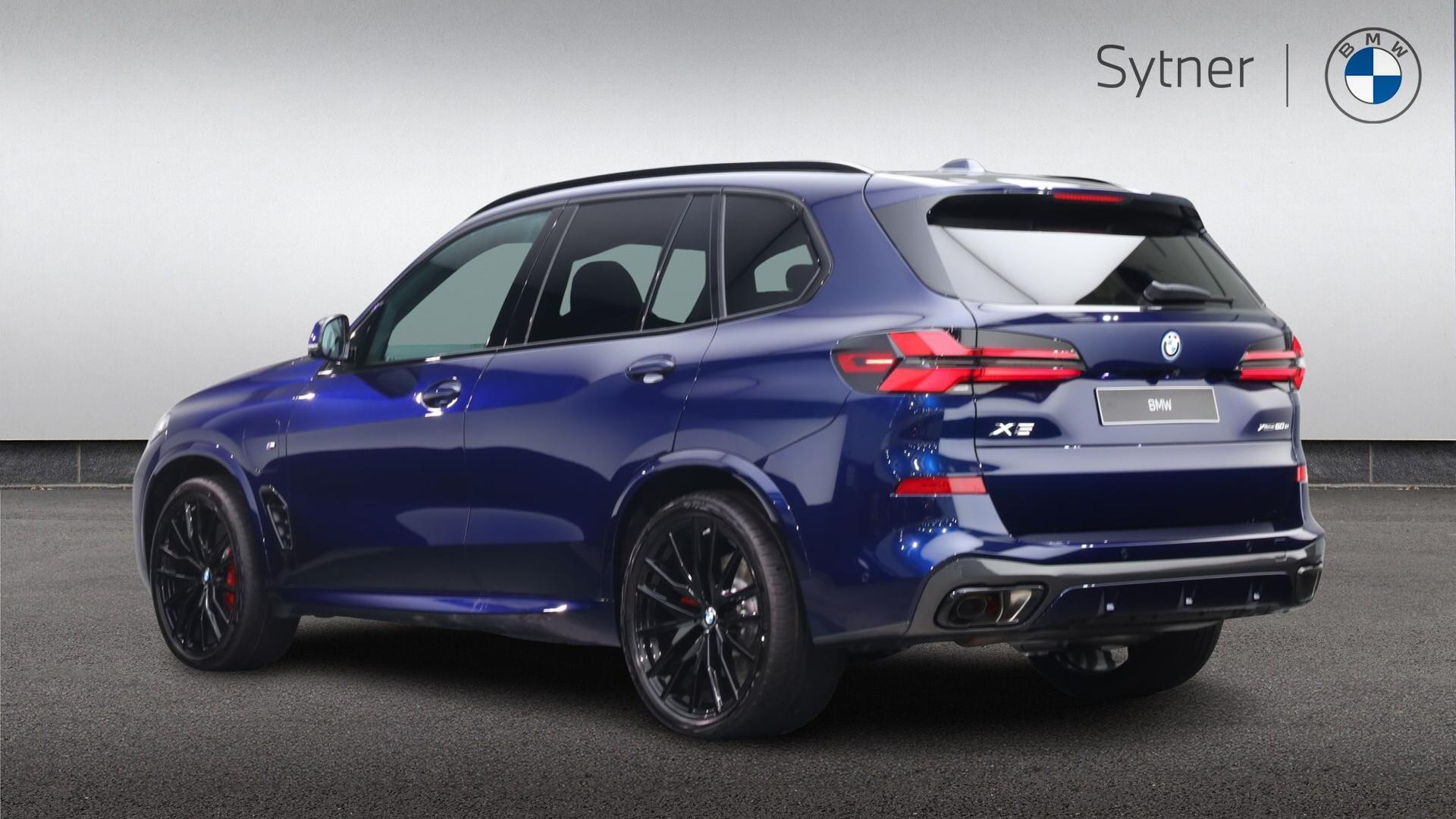 BMW X5 view 2