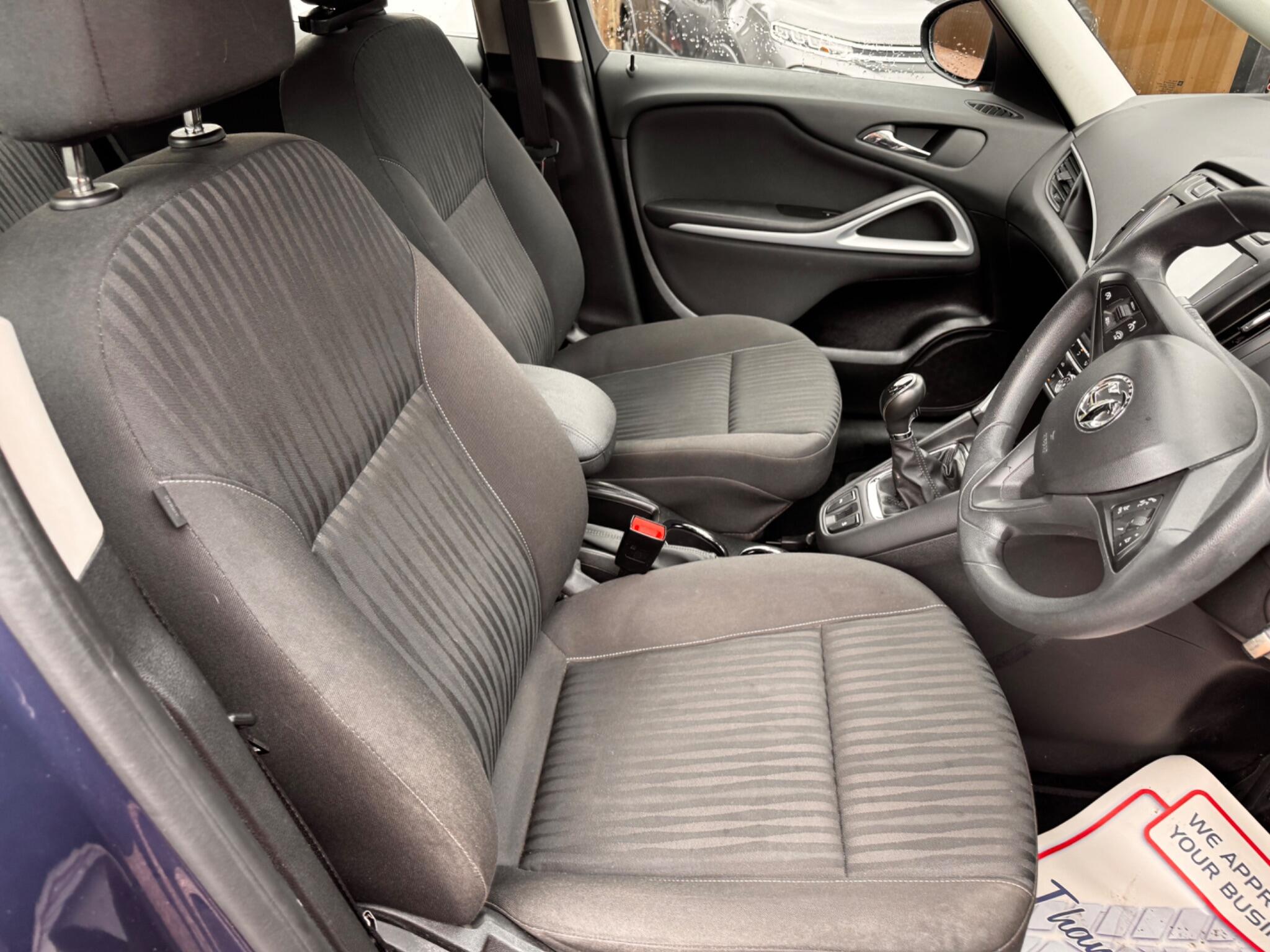 Vauxhall Zafira Tourer view 19