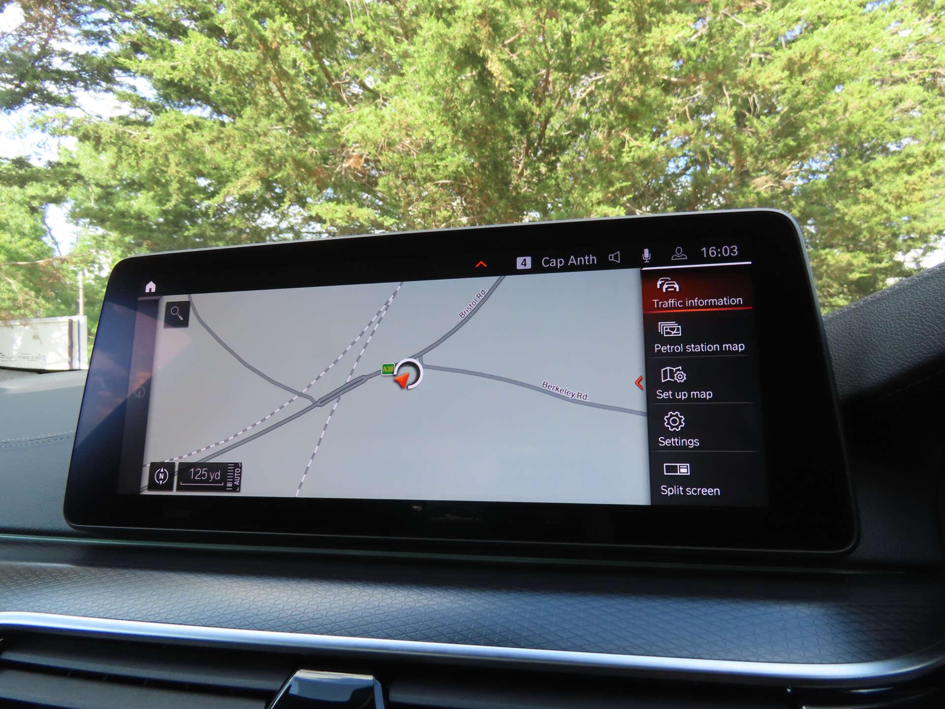 BMW 5 Series view 11