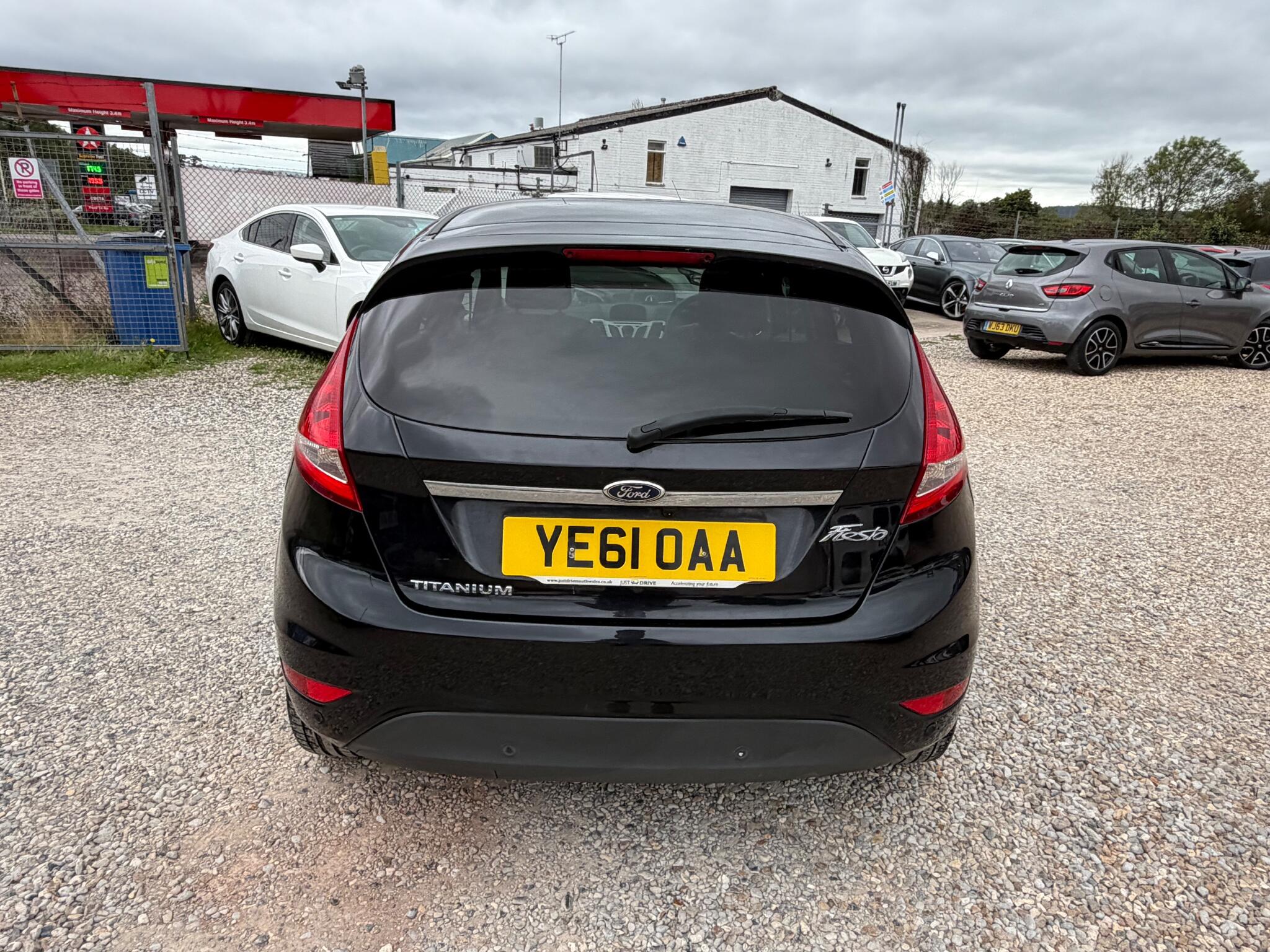 Ford Fiesta view 8