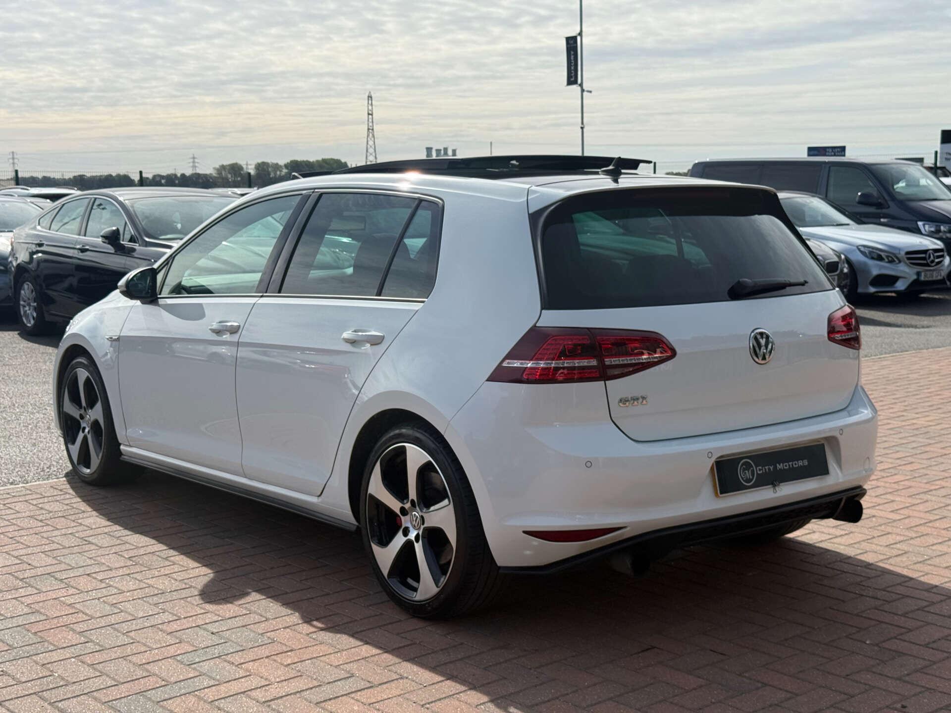 Volkswagen Golf view 33