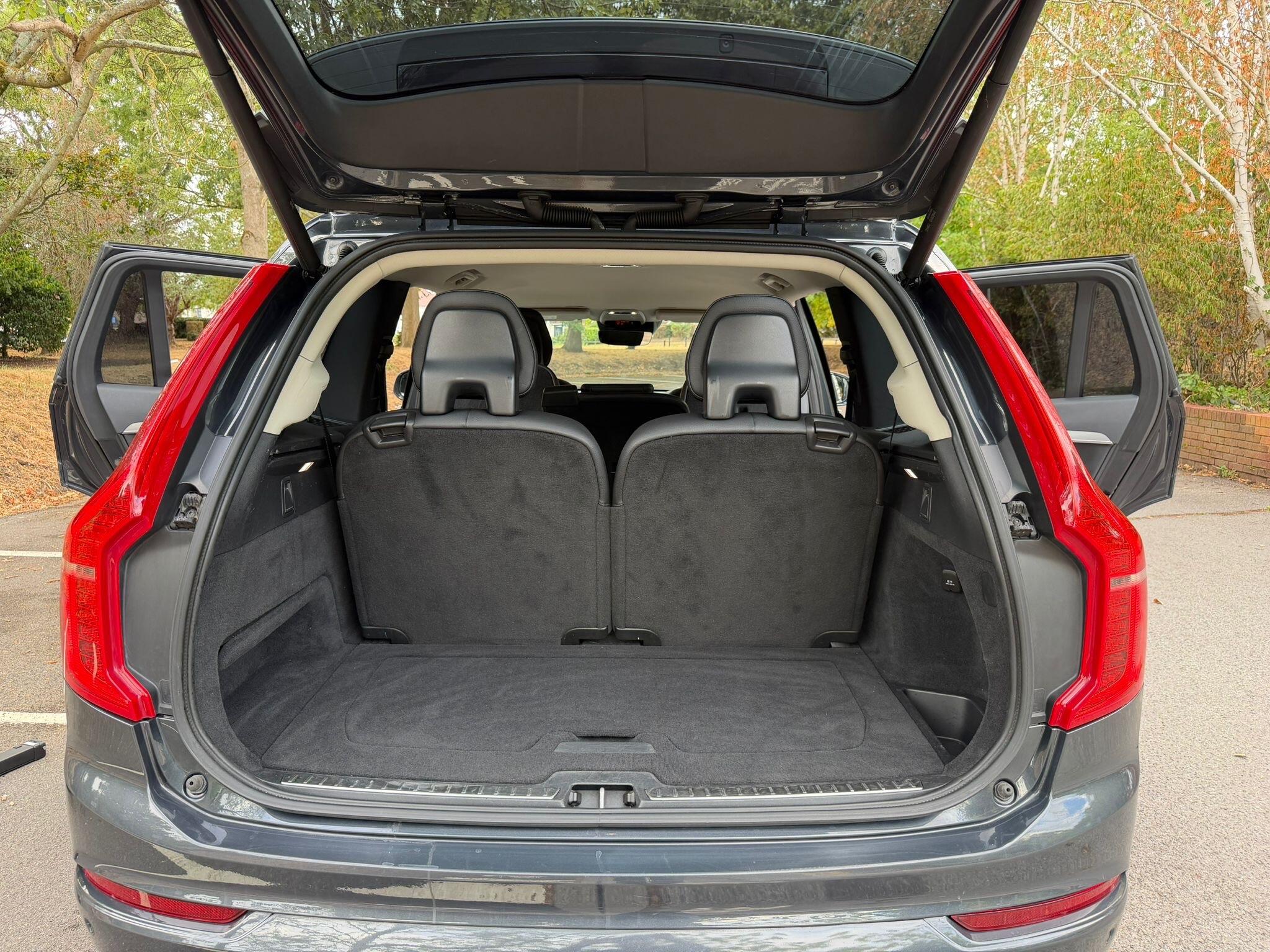 Volvo XC90 view 23