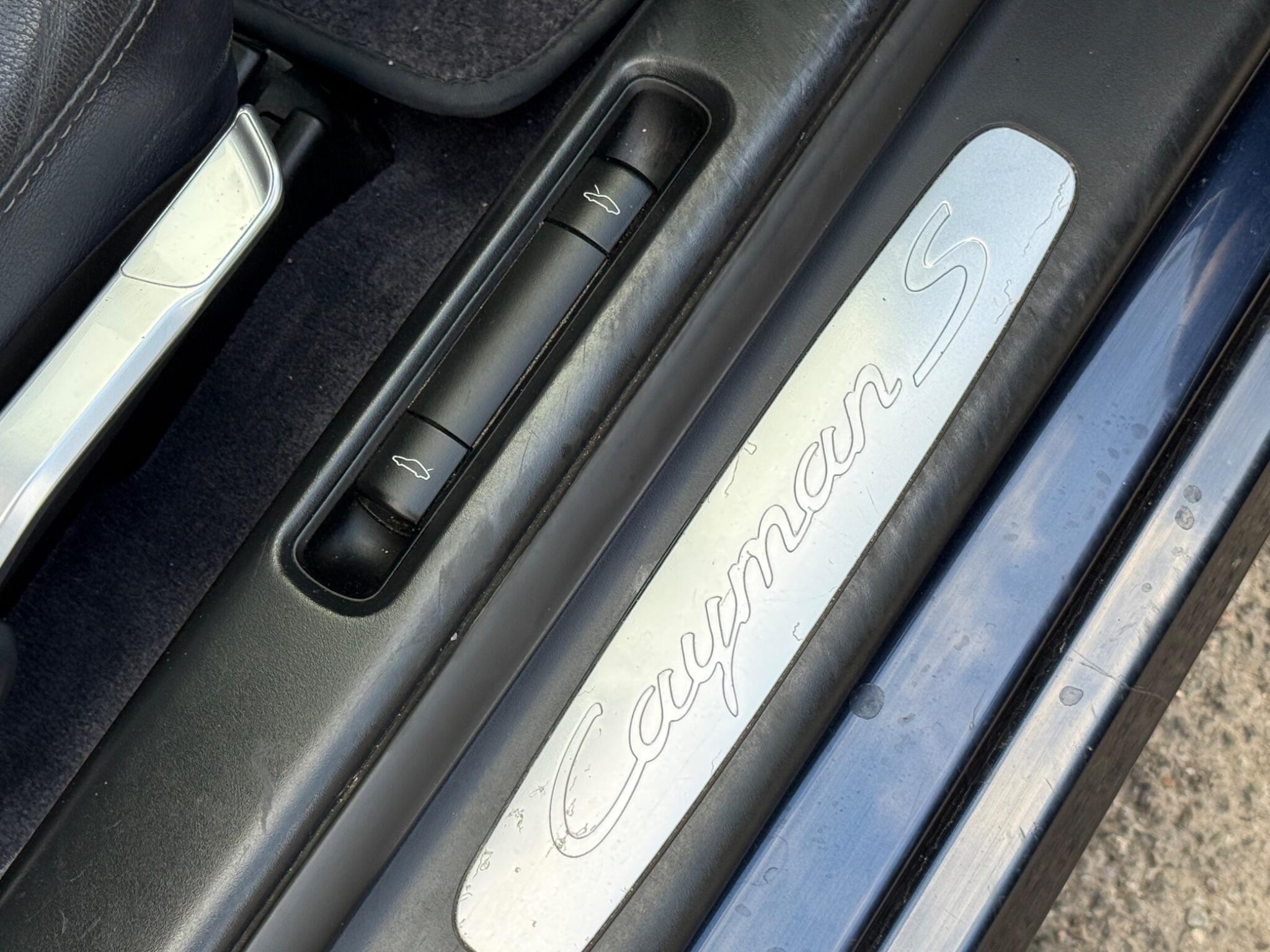 Porsche Cayman - Image 28