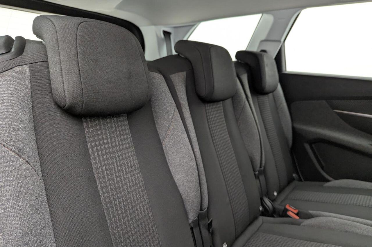 Peugeot 5008 view 19