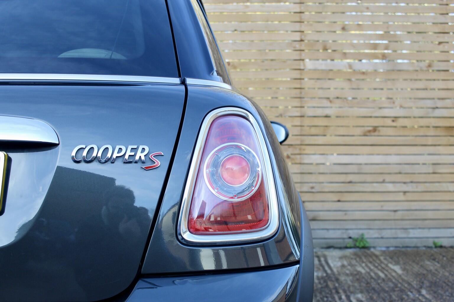 Mini Hatch view 29