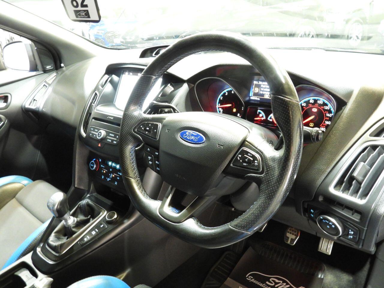 Ford Focus view 18