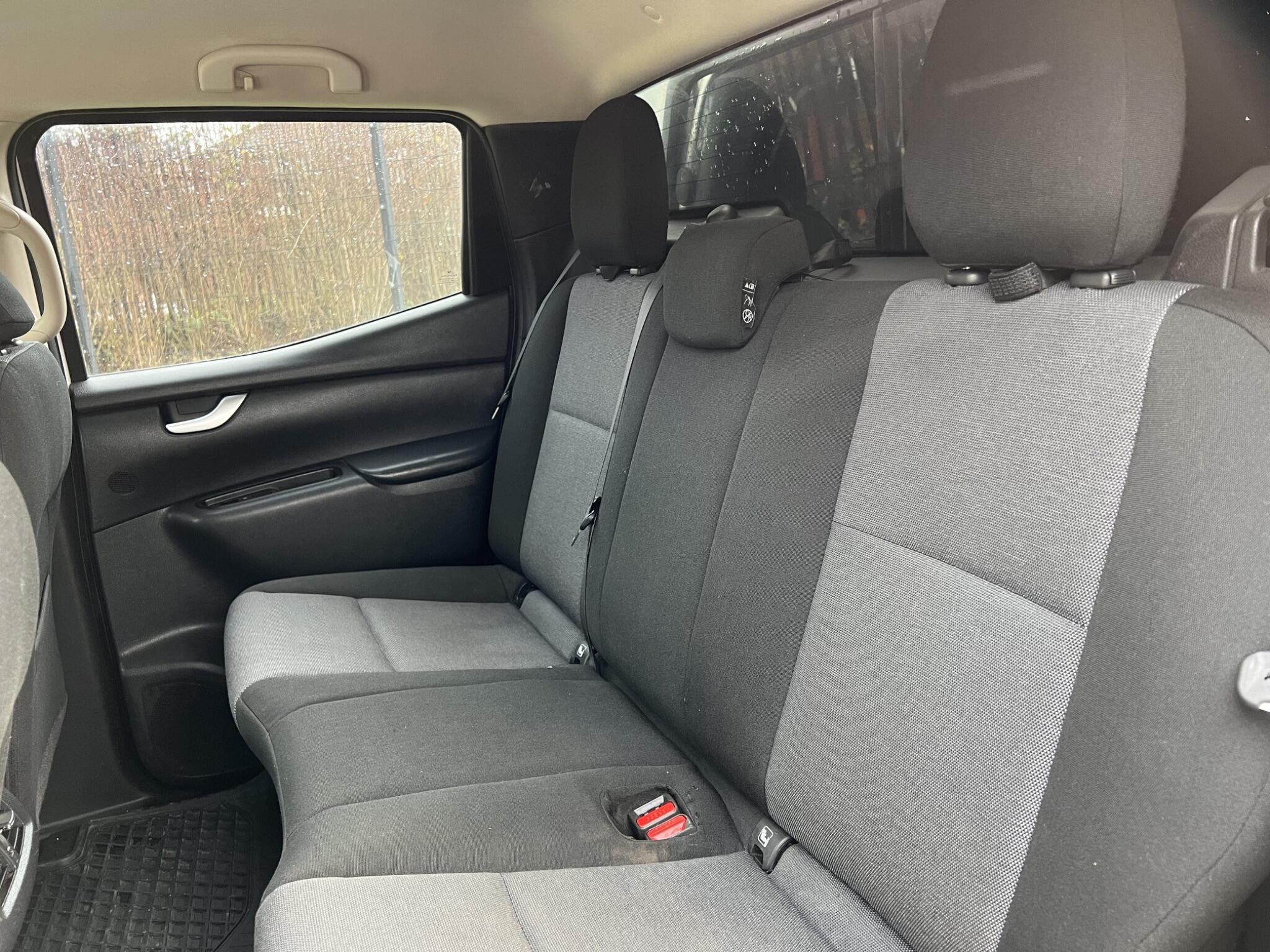 Mercedes-Benz X-Class view 24