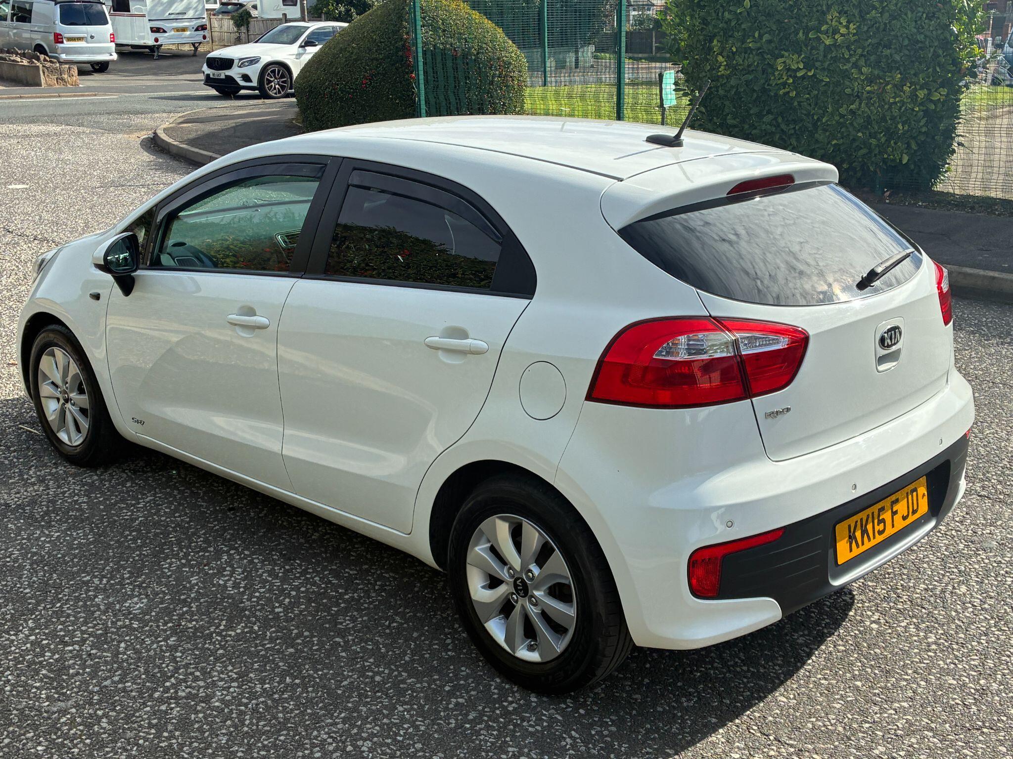 Kia Rio view 5