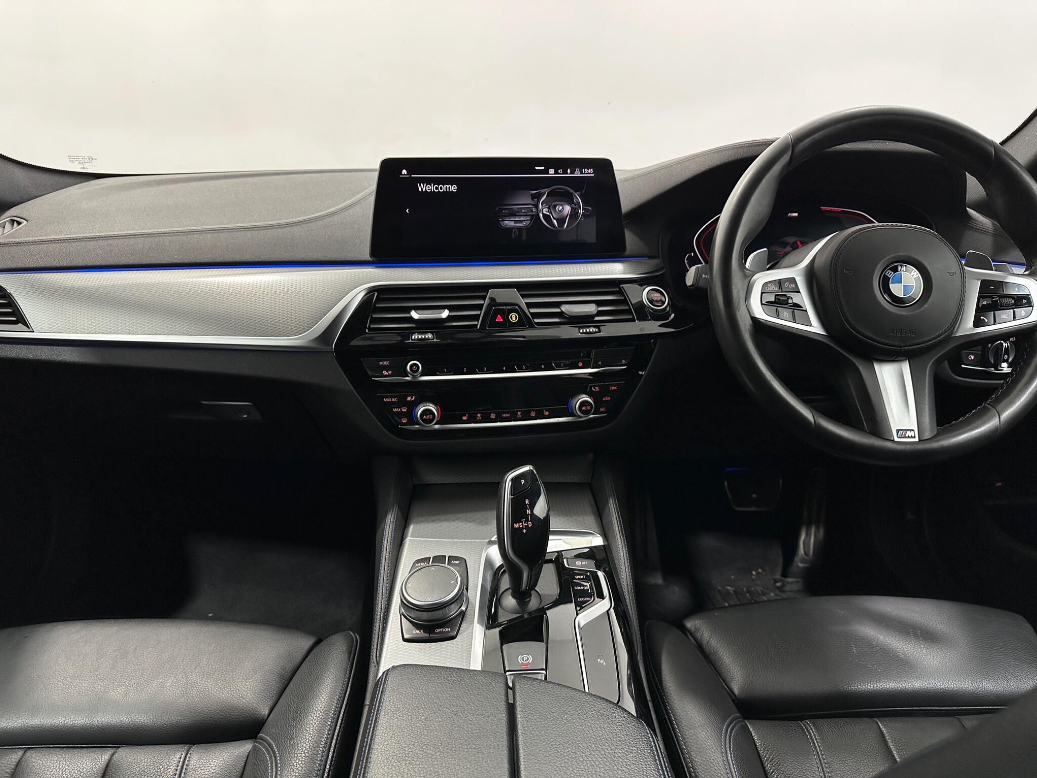 BMW 5 Series view 20