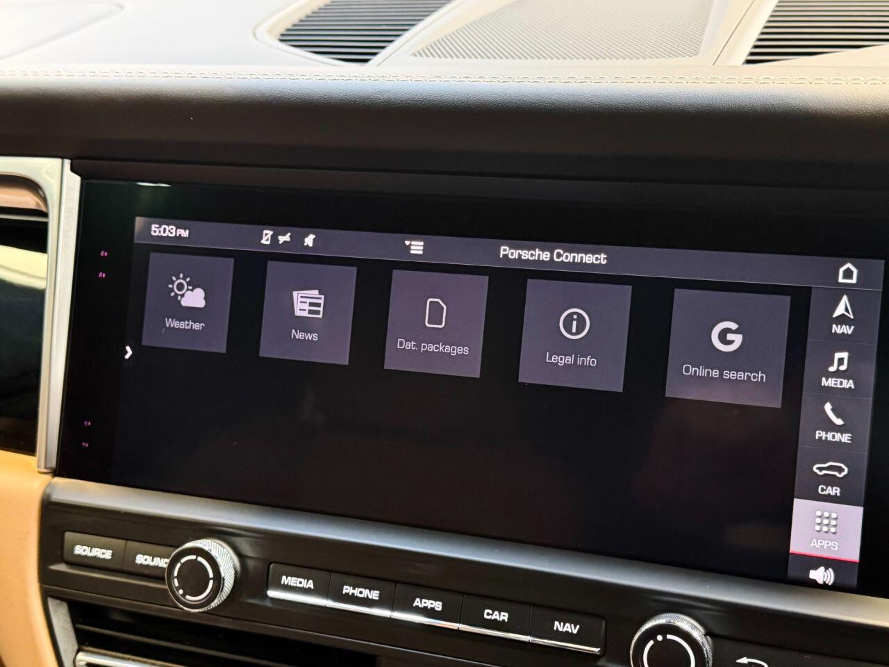 Porsche Macan view 31