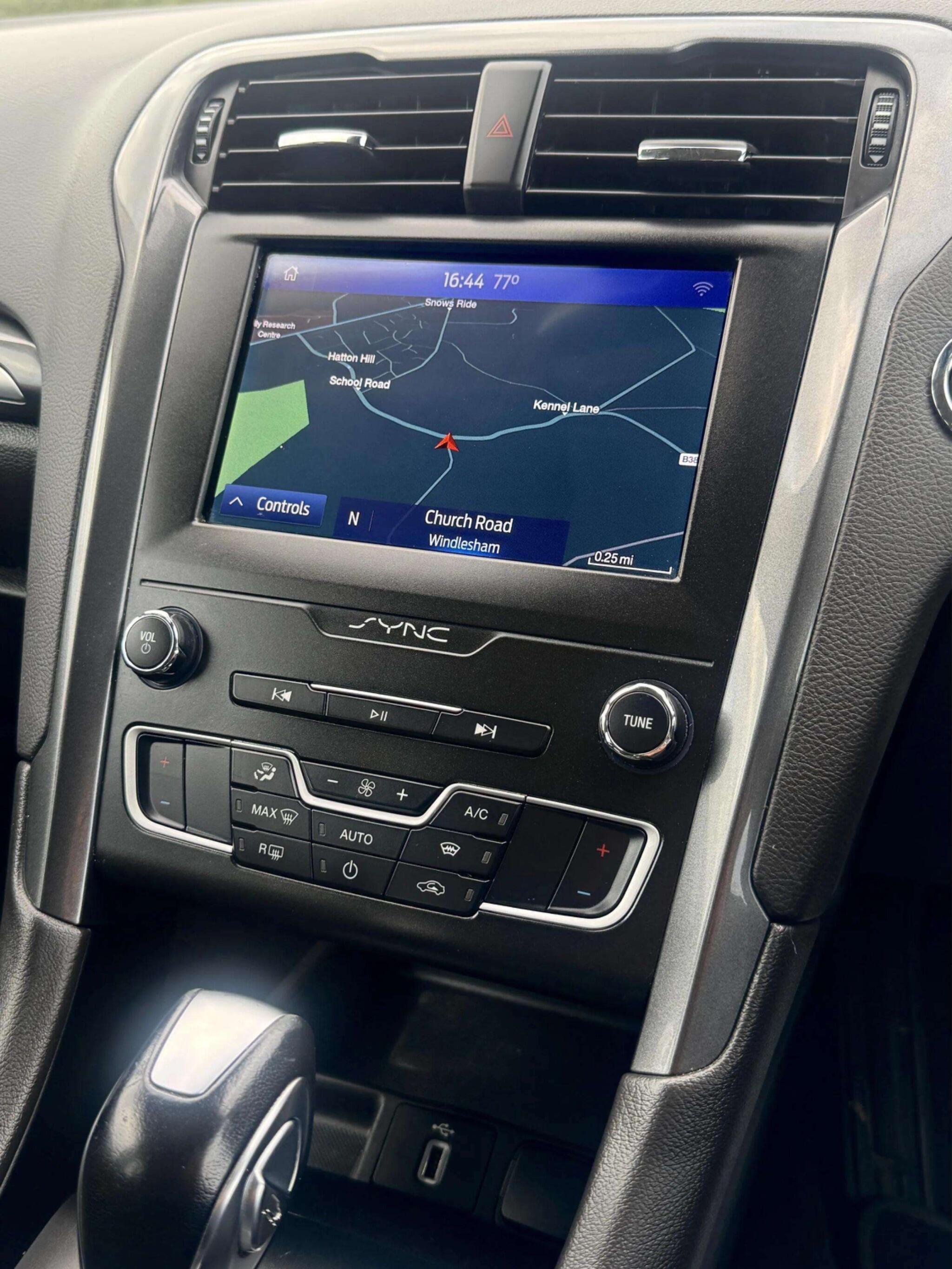 Ford Mondeo view 7