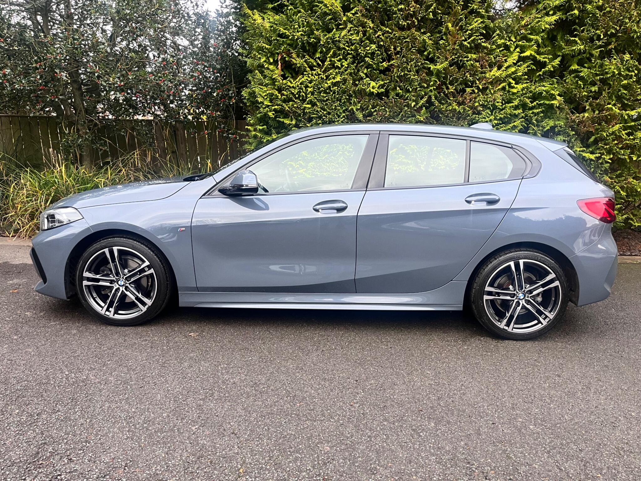 BMW 1 Series view 8