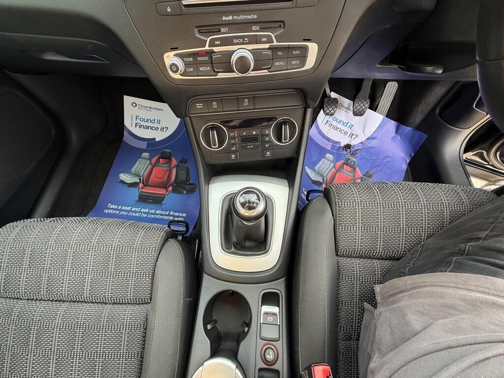 Audi Q3 view 30