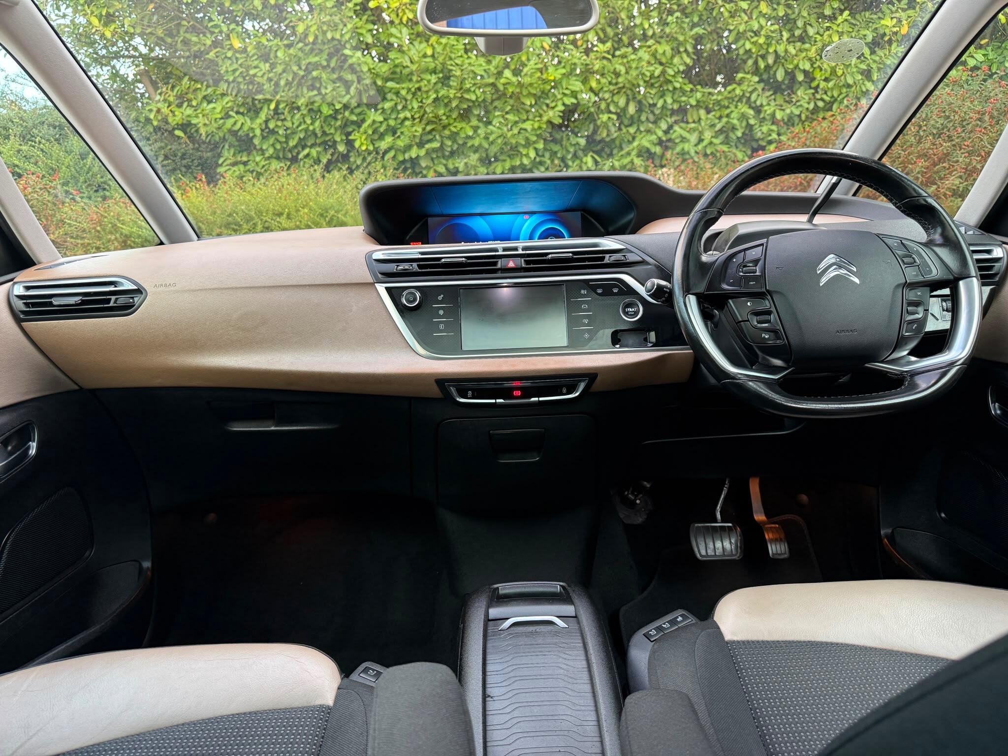 Citroen Grand C4 Picasso view 16
