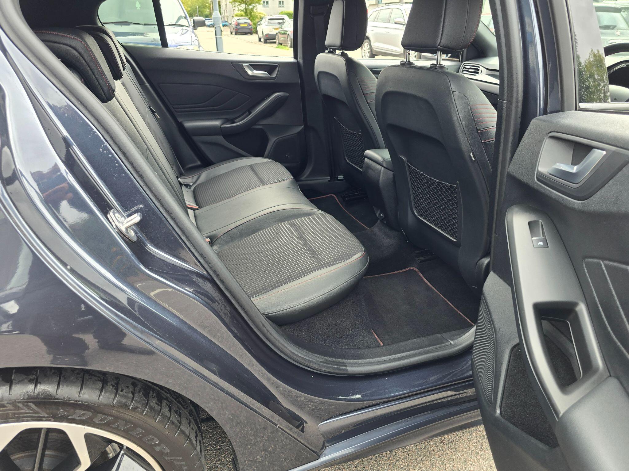 Ford Focus view 53