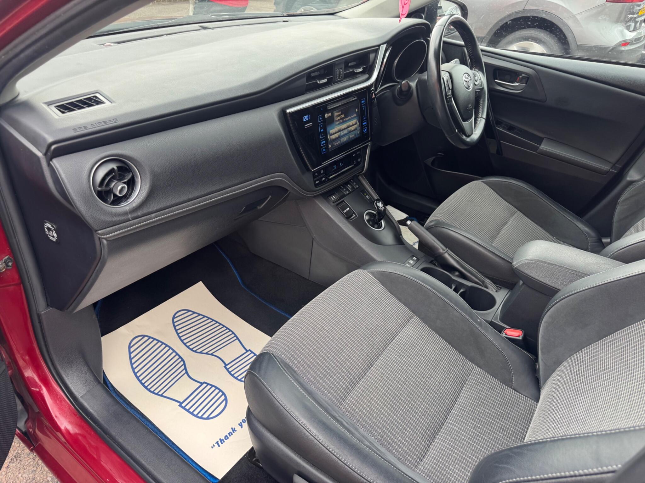 Toyota Auris view 10