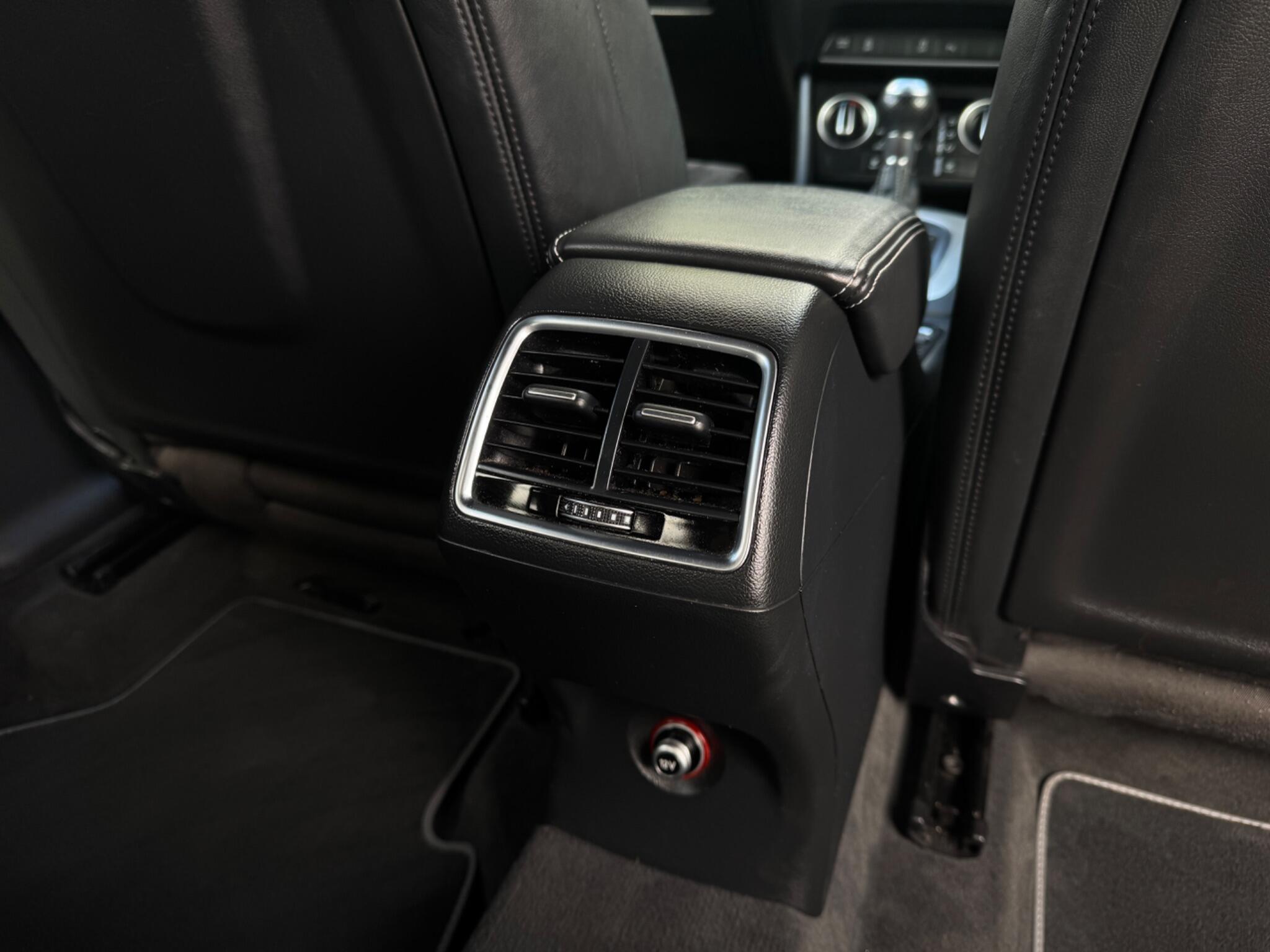 Audi Q3 view 58