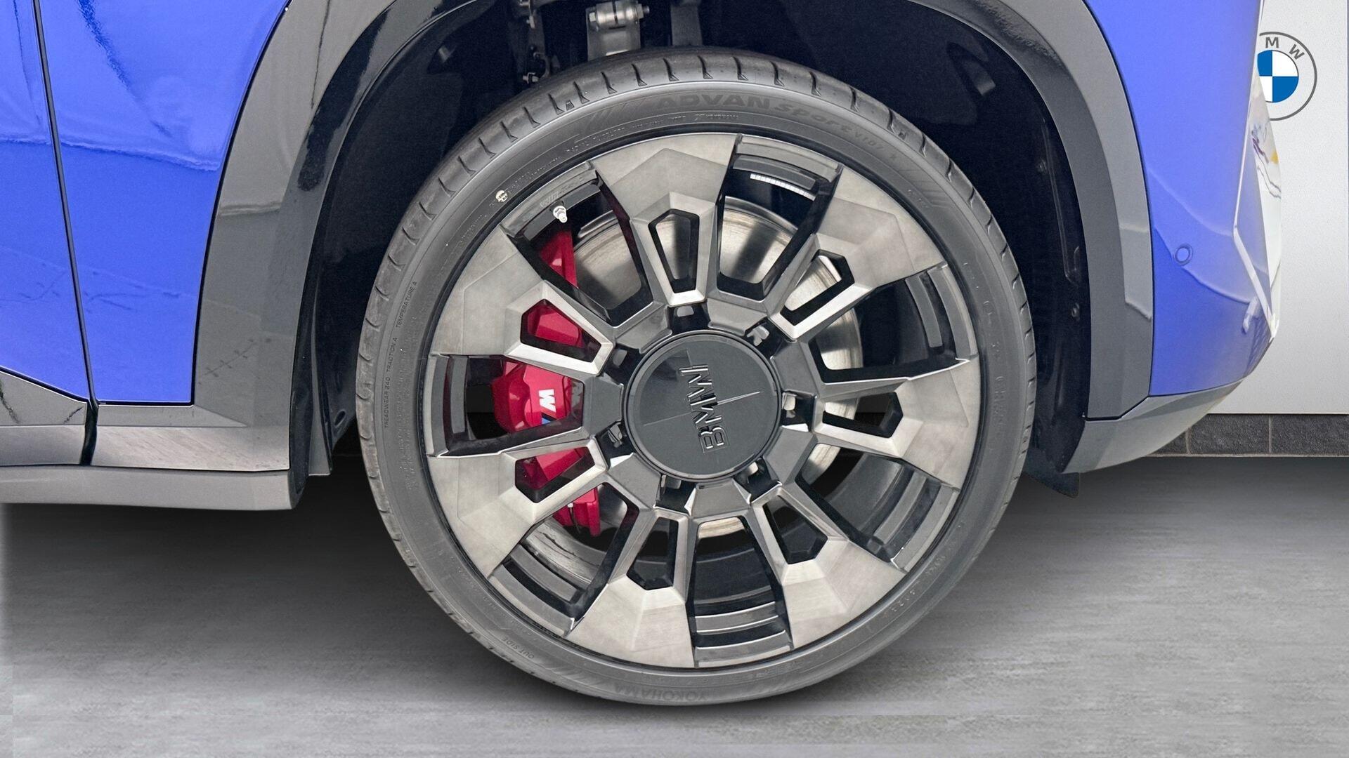 BMW XM view 14