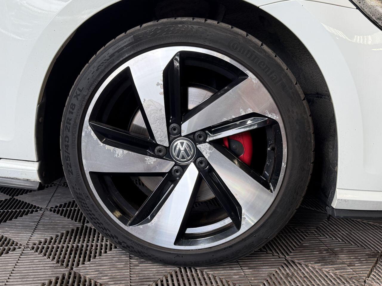 Volkswagen Golf view 18