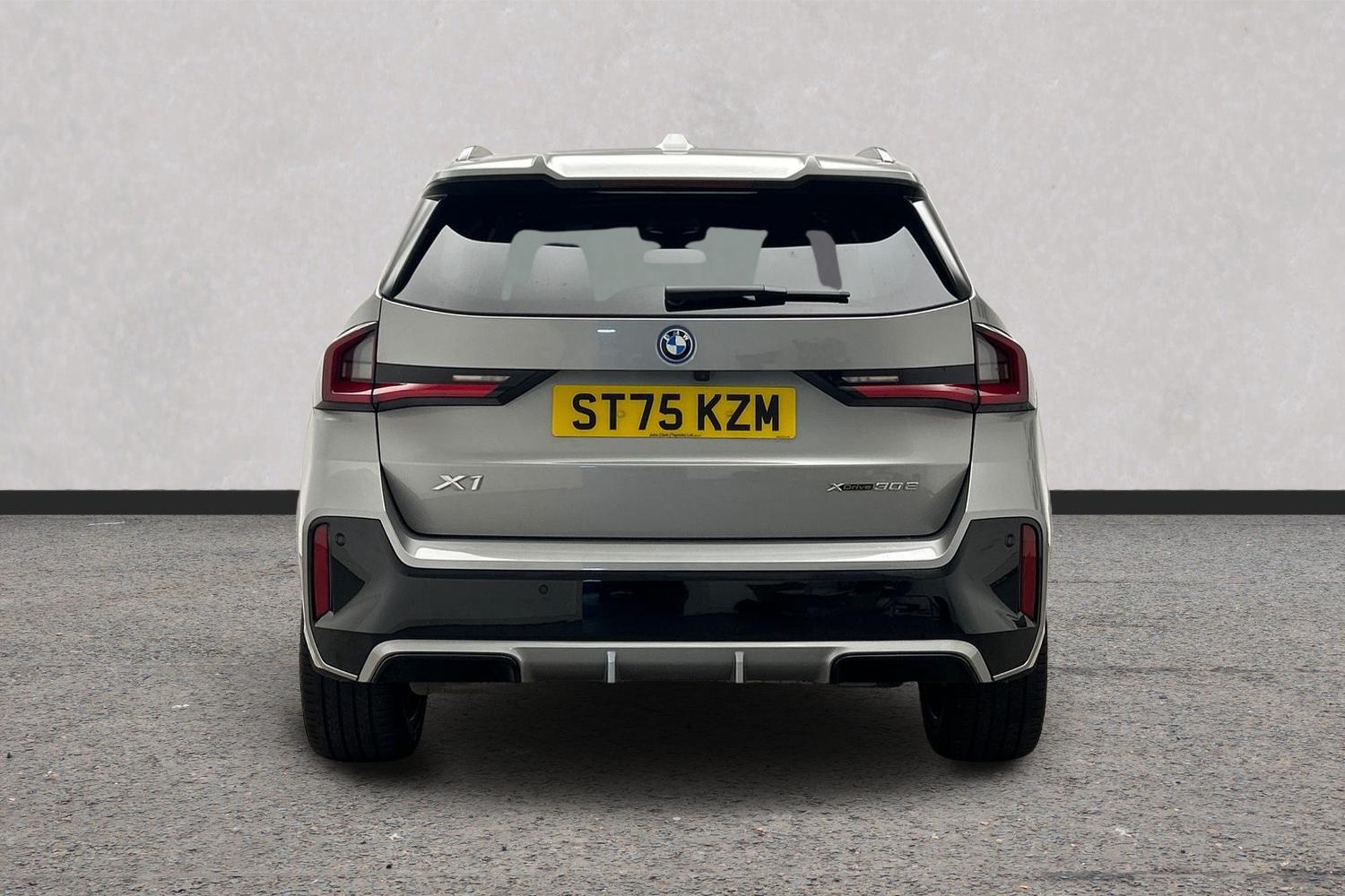 BMW X1 view 16