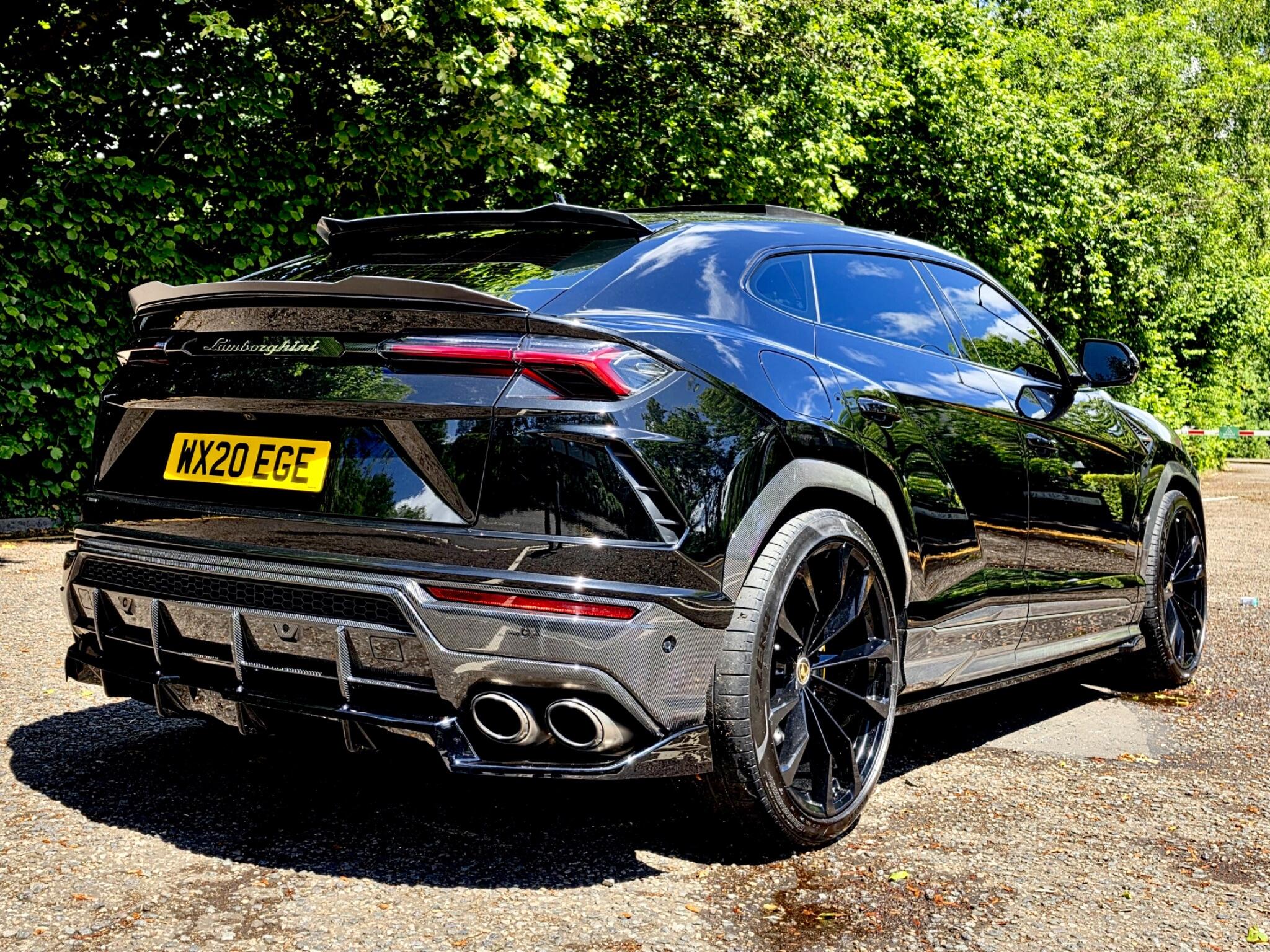 Lamborghini Urus view 18