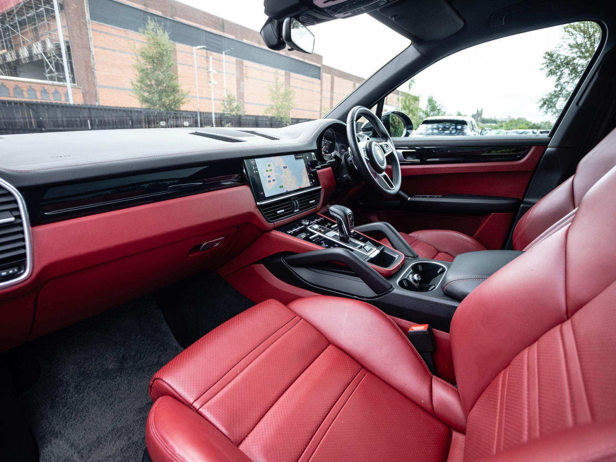 Porsche Cayenne view 9