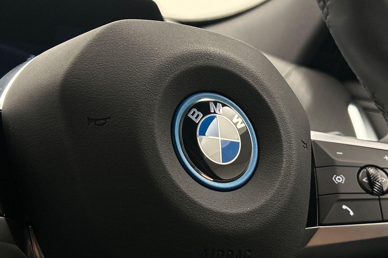 BMW iX2 view 27