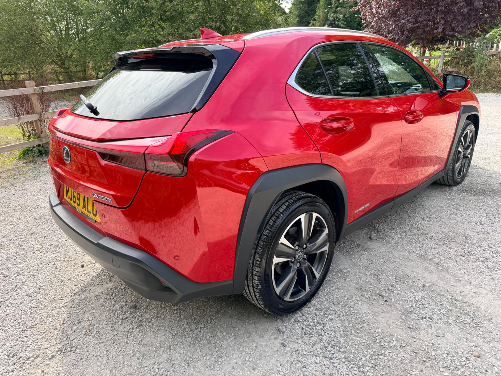 Lexus Ux view 9