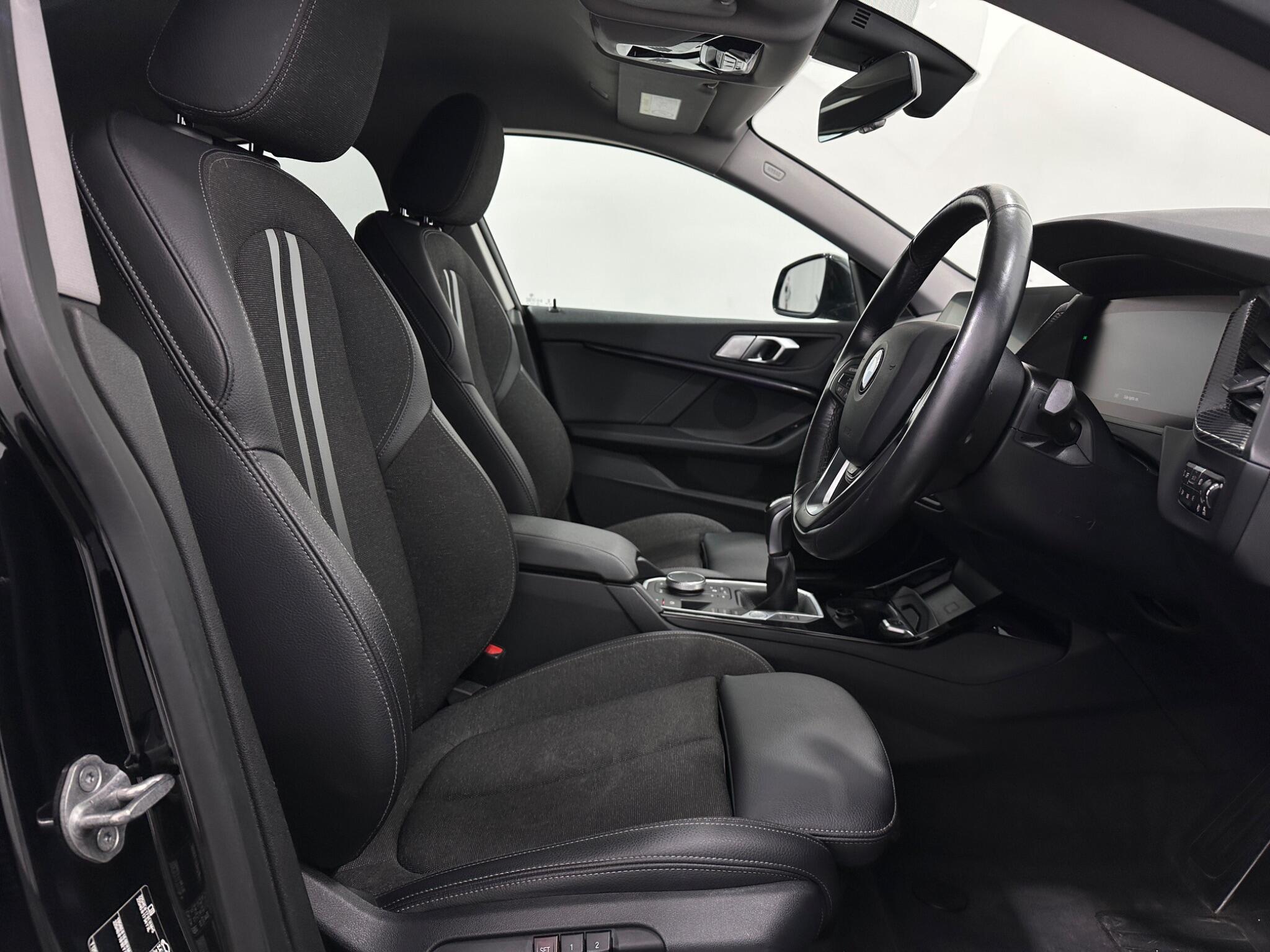 BMW 2 Series view 31