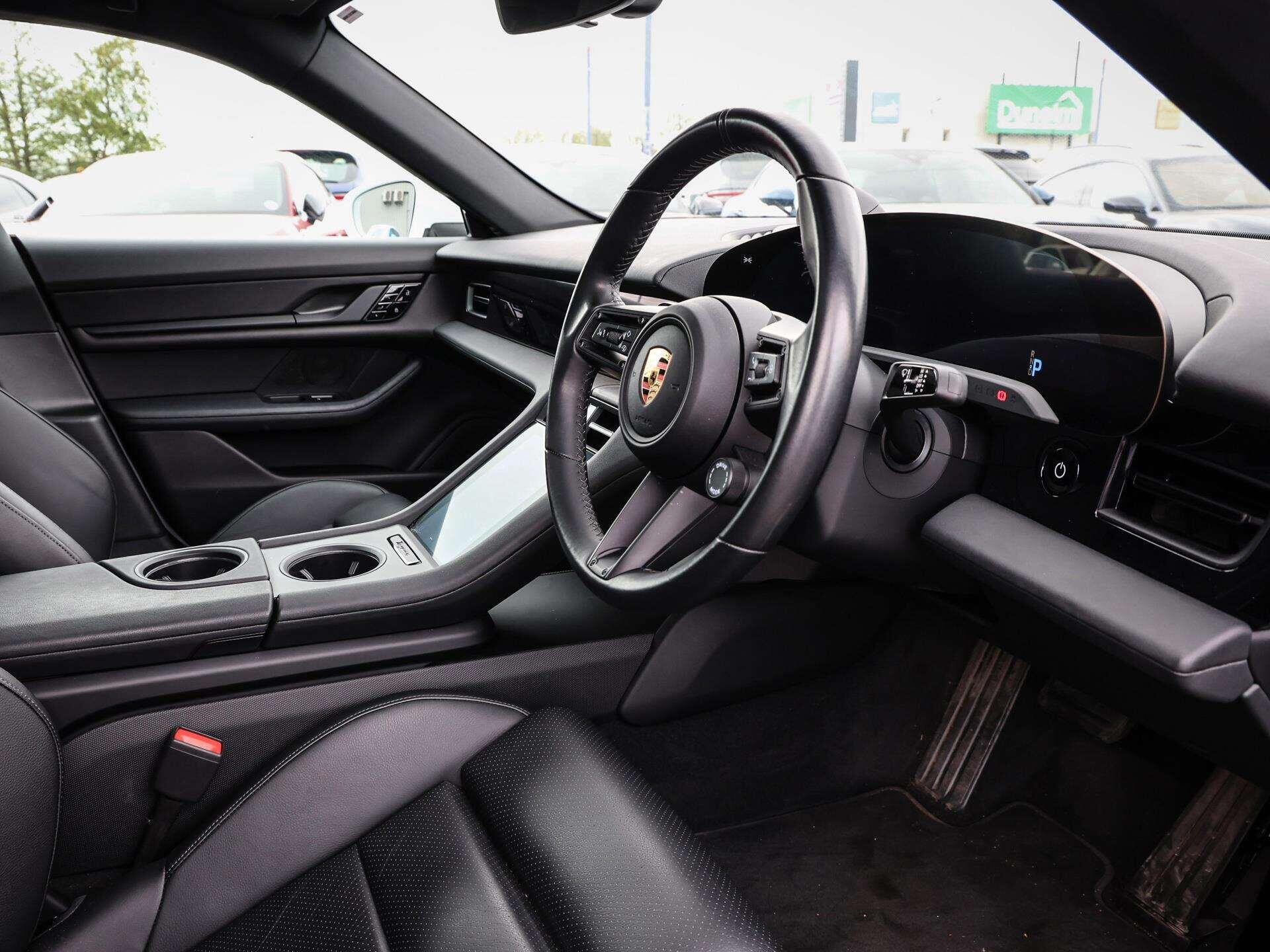 Porsche Taycan view 14