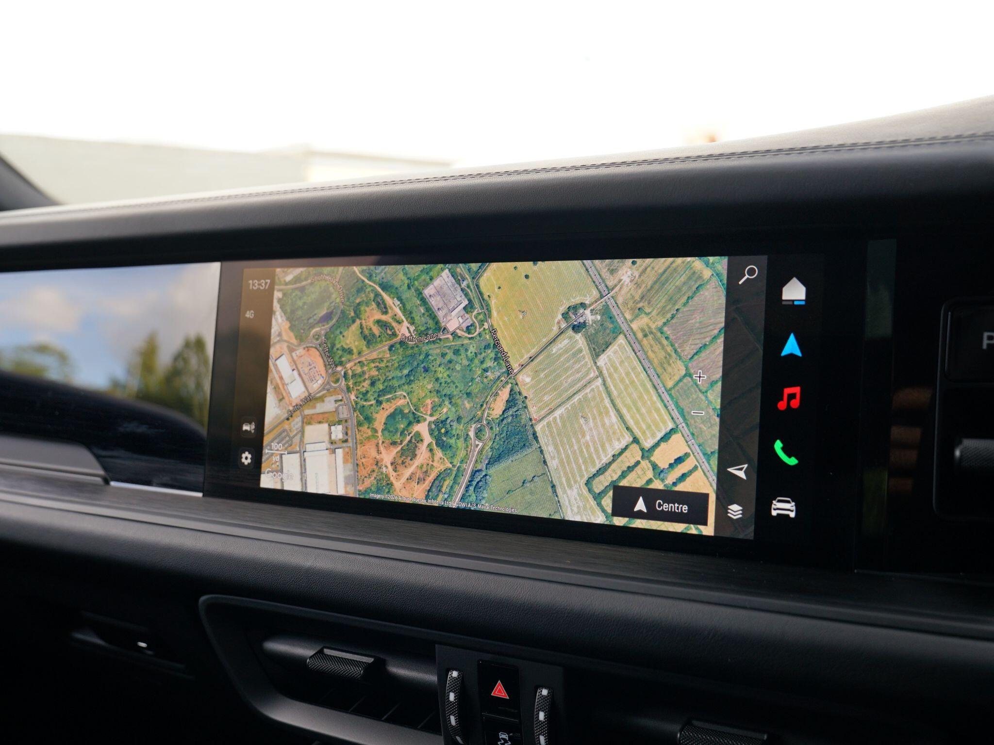Porsche Cayenne view 95