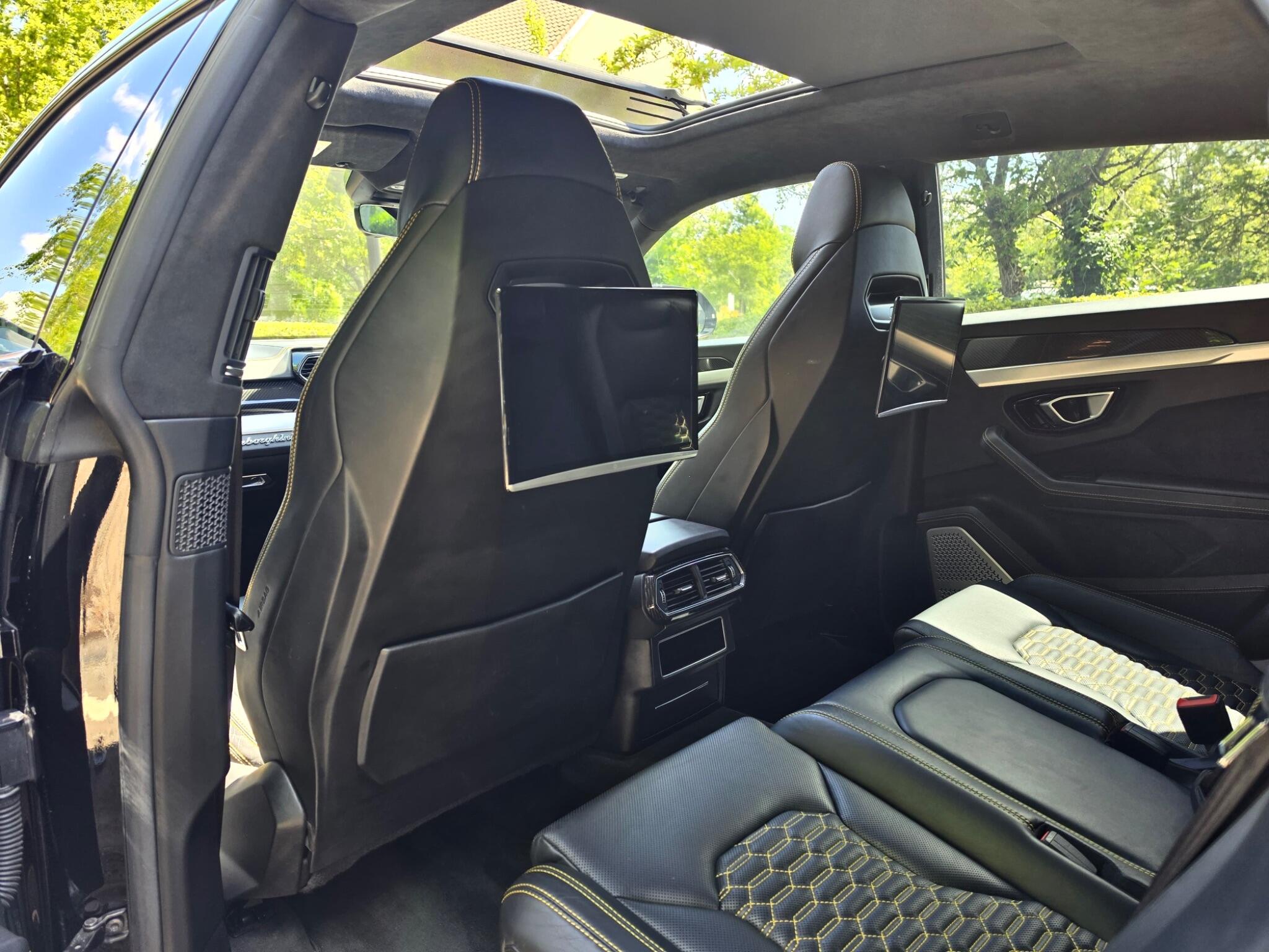 Lamborghini Urus view 8