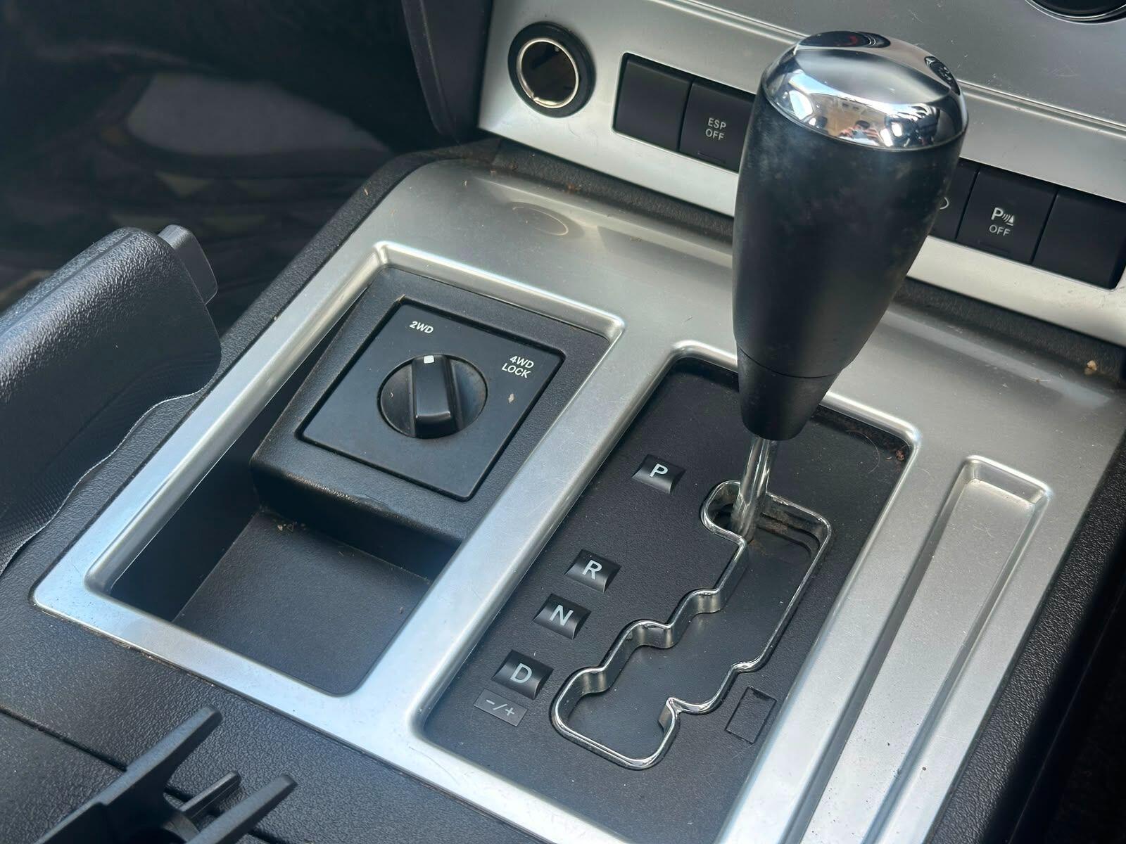 Dodge Nitro view 14