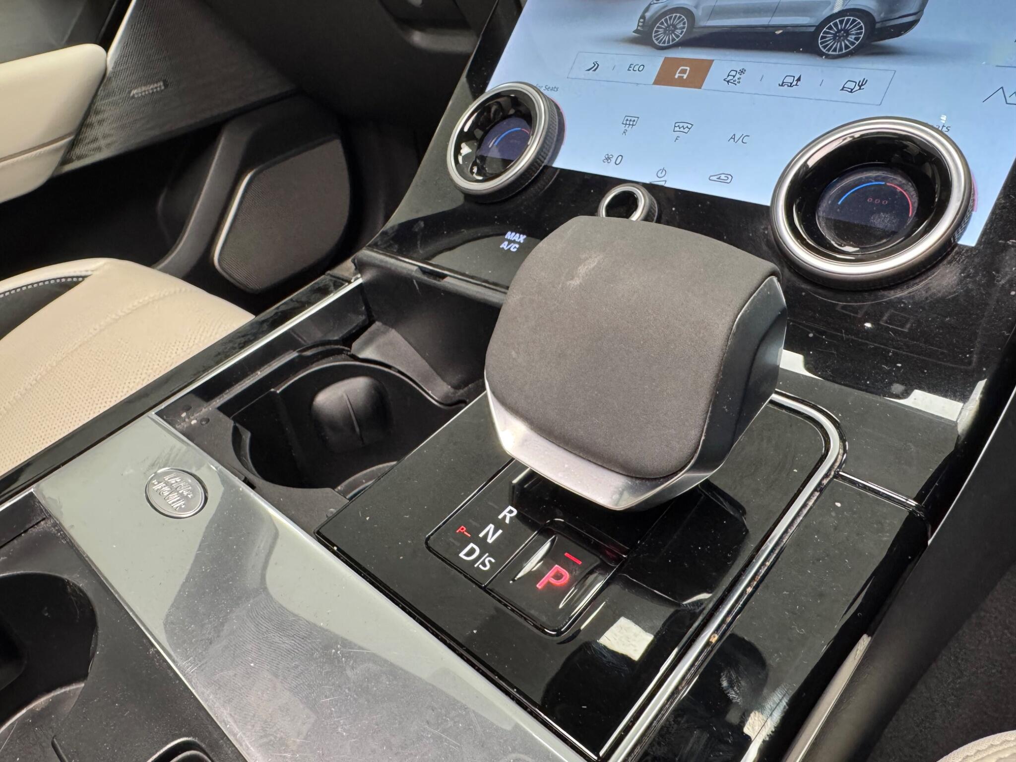 Land Rover Range Rover Velar view 9