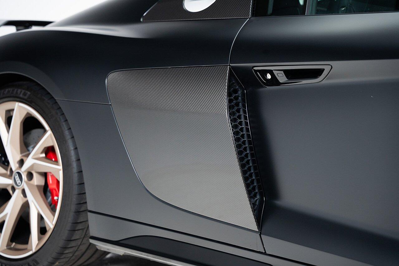 Audi R8 view 30