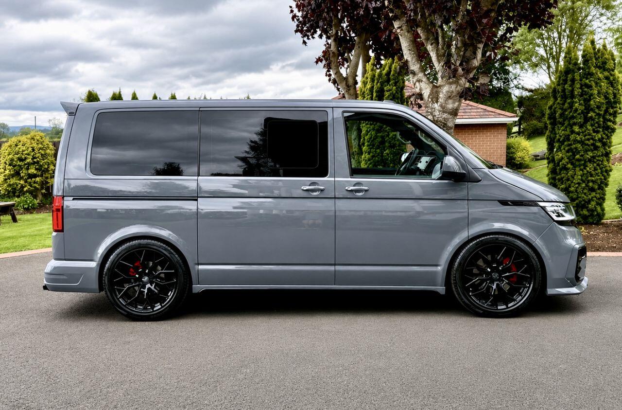 Volkswagen Transporter view 9
