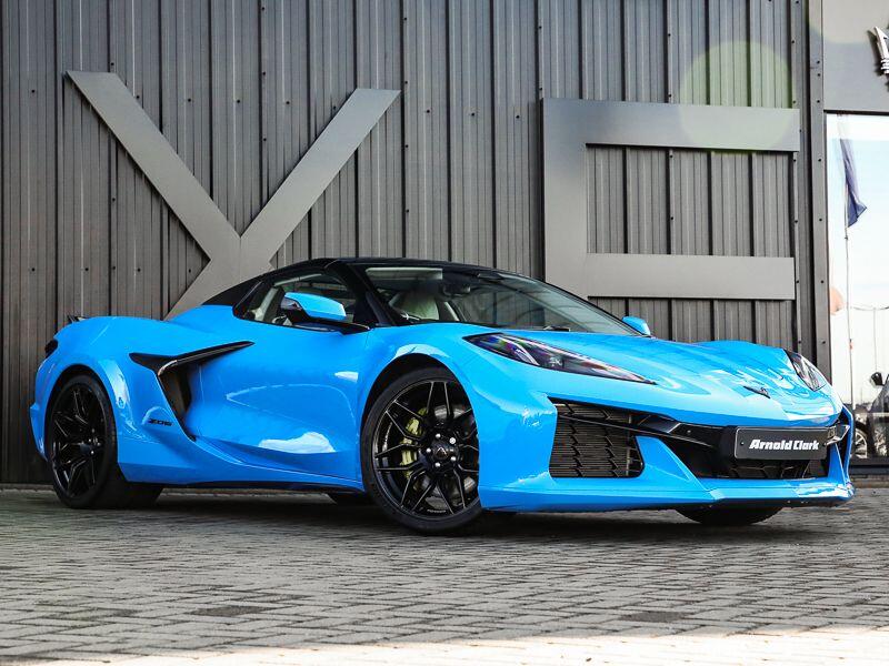 Chevrolet Corvette view 6