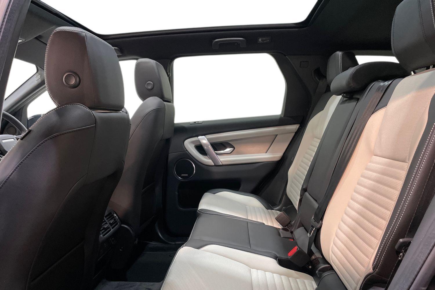 Land Rover Discovery Sport view 4