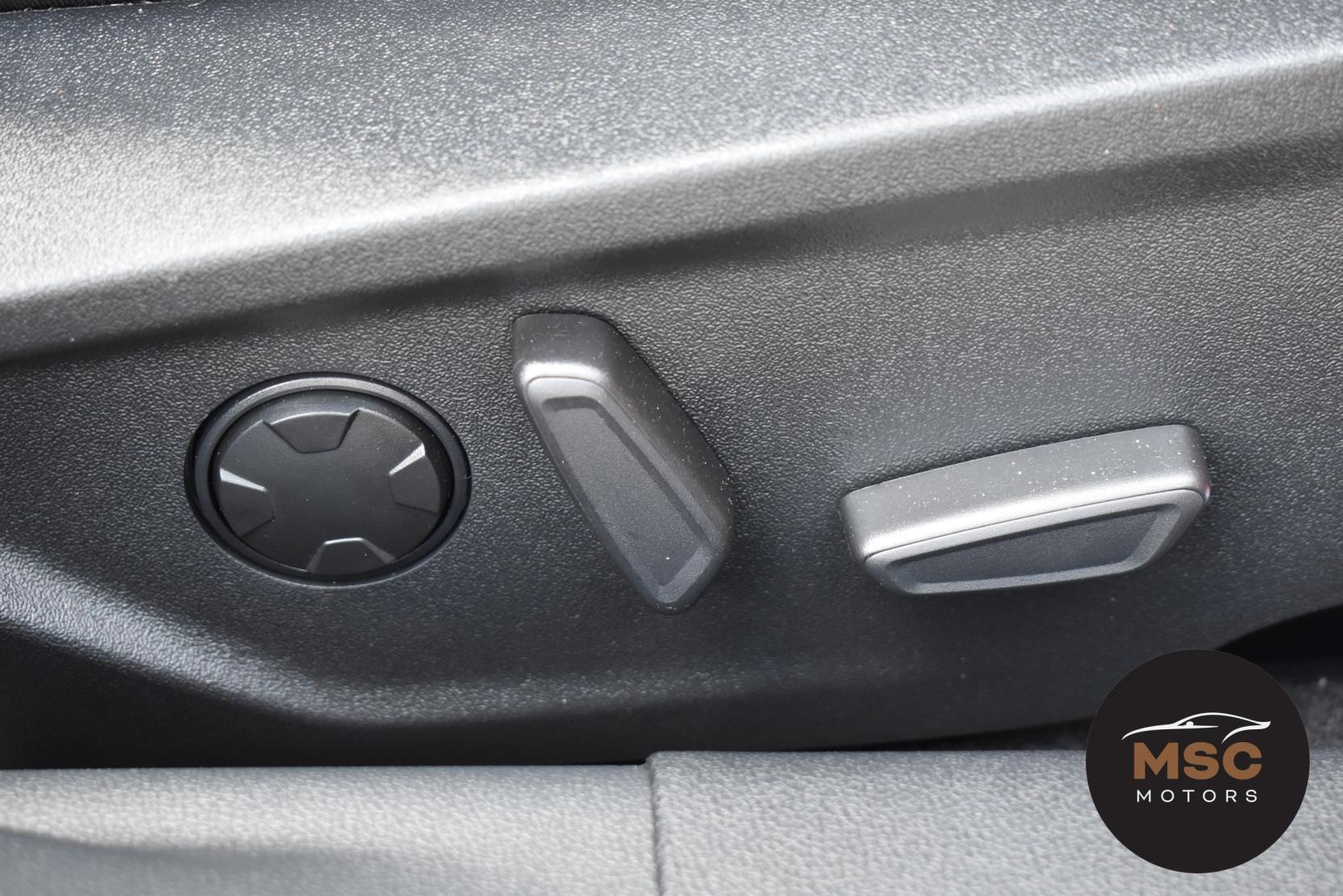 Ford Focus view 40