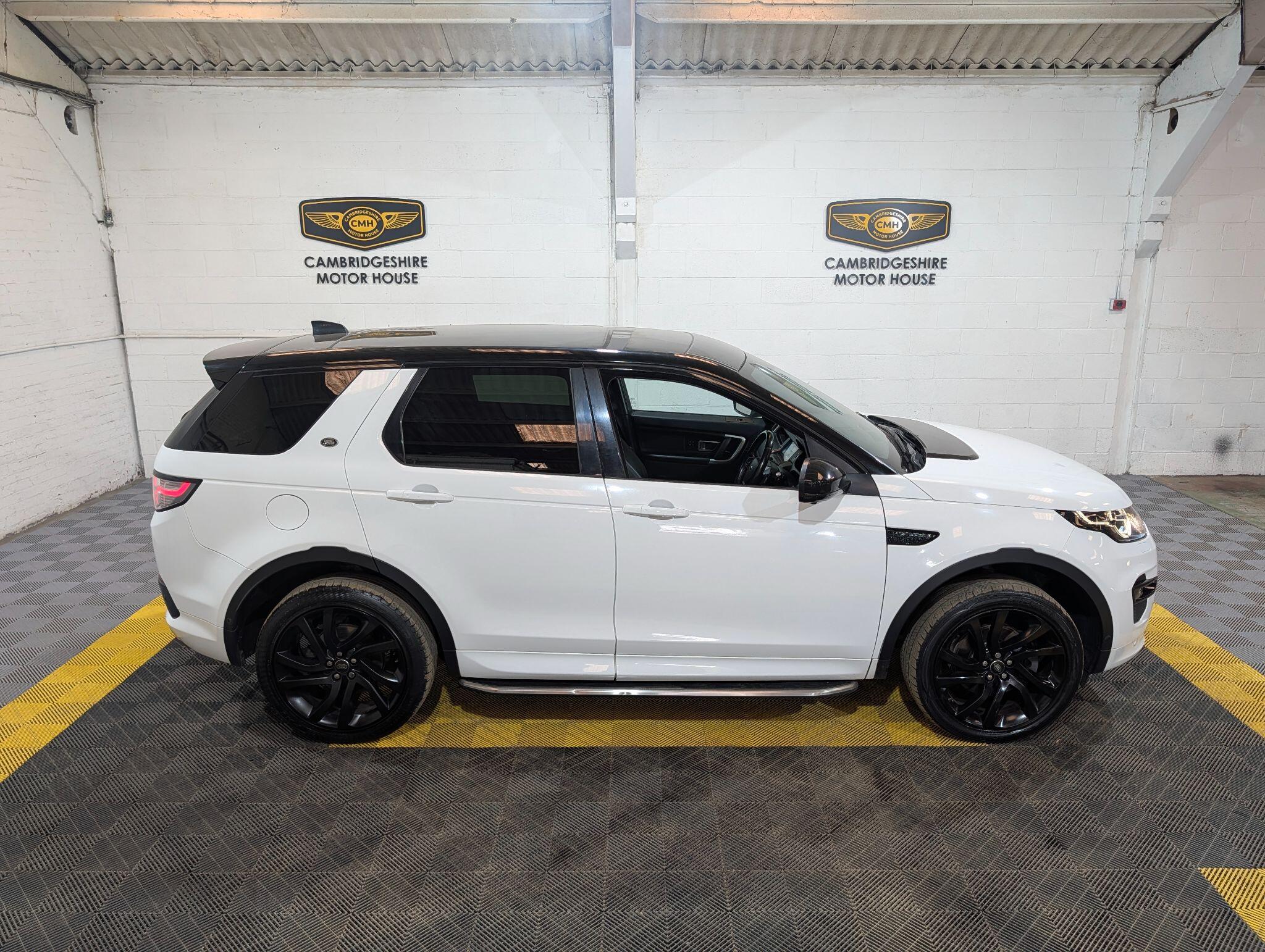 Land Rover Discovery Sport view 12