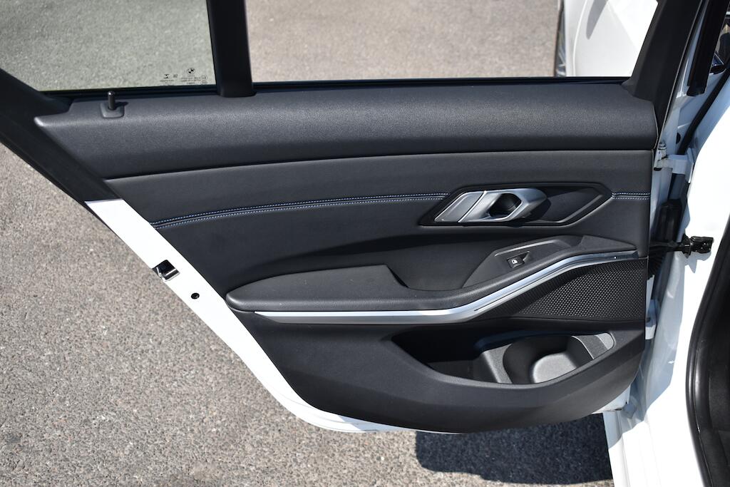 BMW 3 Series view 41