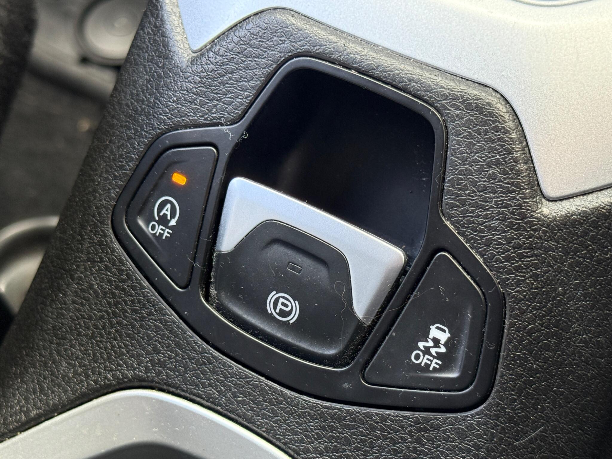 Jeep Renegade - Image 62