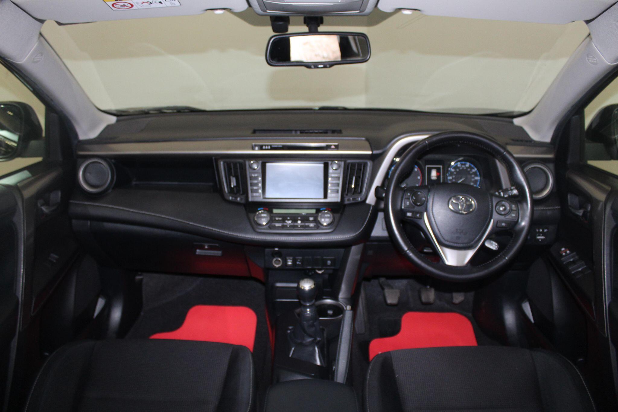 Toyota Rav4 view 29
