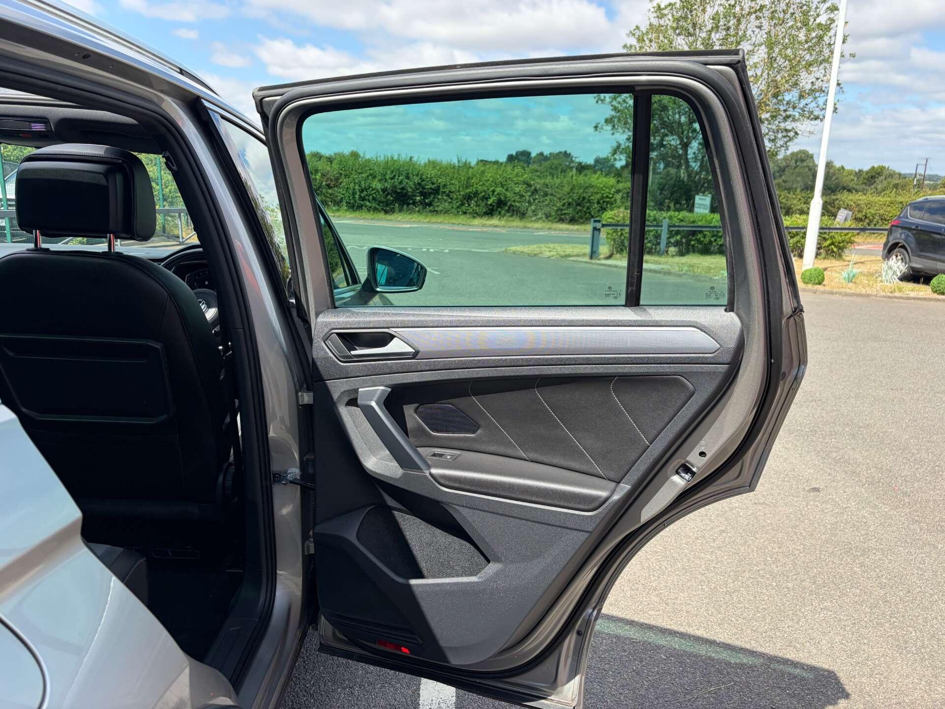 Volkswagen Tiguan view 26