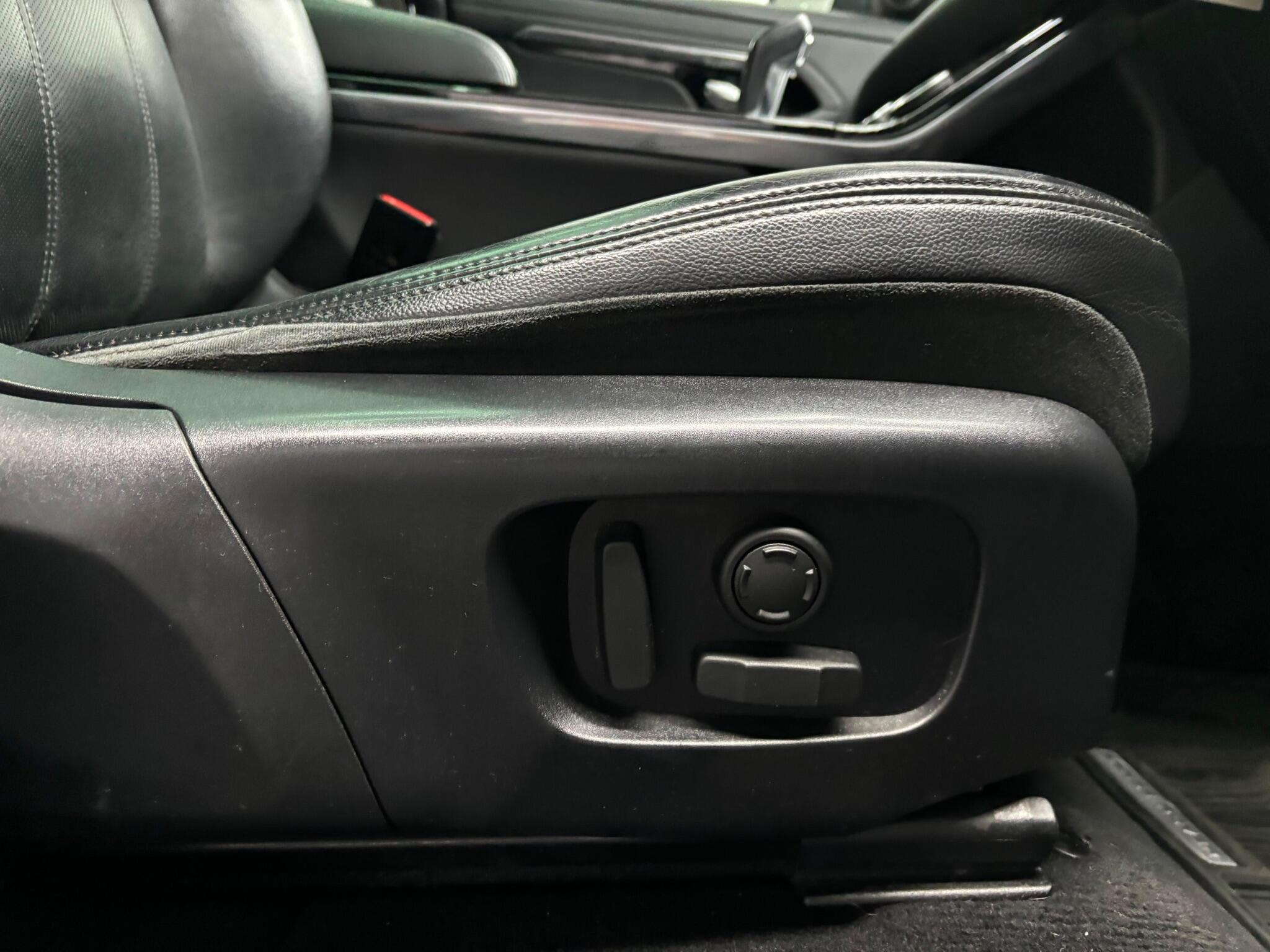 Land Rover Range Rover Evoque view 27