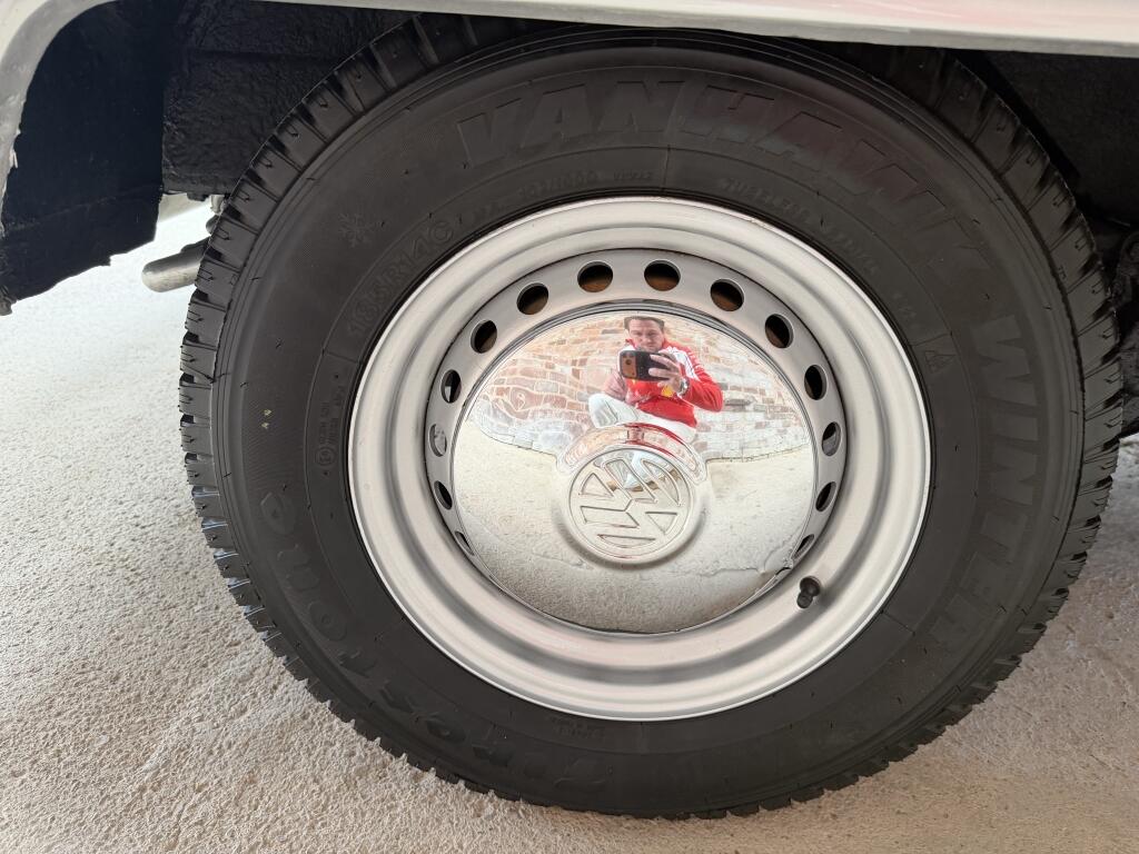 Volkswagen Transporter view 34