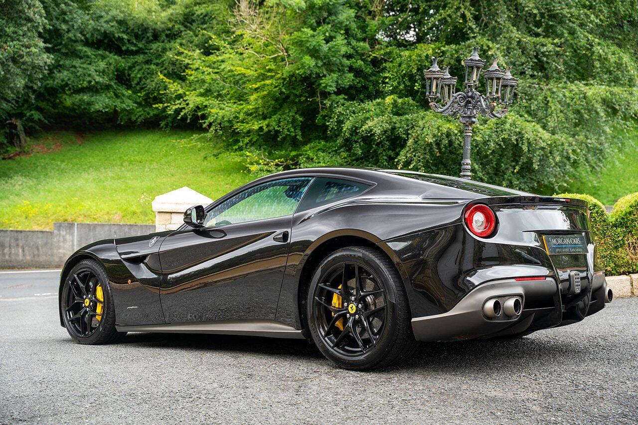Ferrari F12 view 116